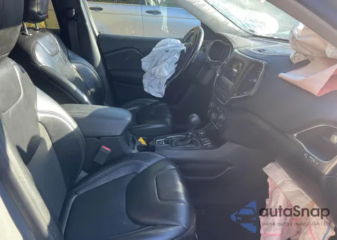 2019 Jeep Cherokee Latitude Plus 4X4 from USA, damaged, VIN 1C4PJMLB7KD486947